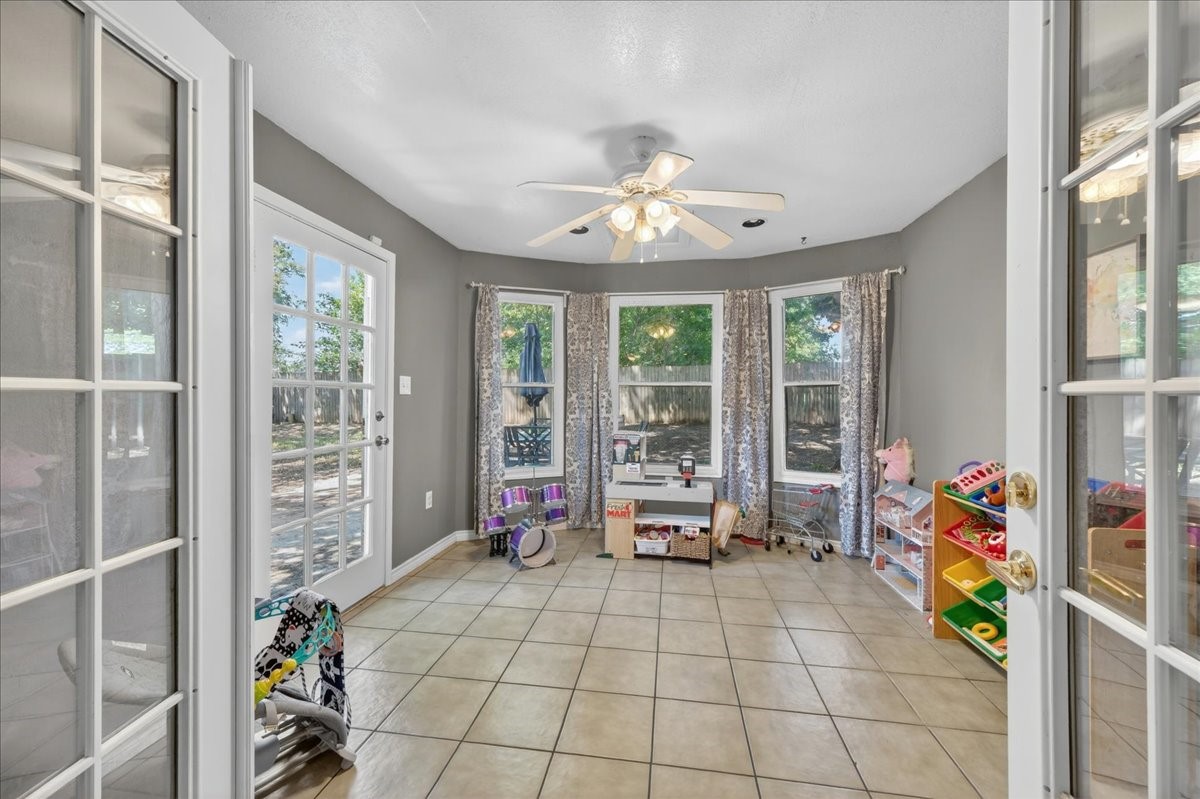 4317 Winchester Court Grand Prairie TX 75052
