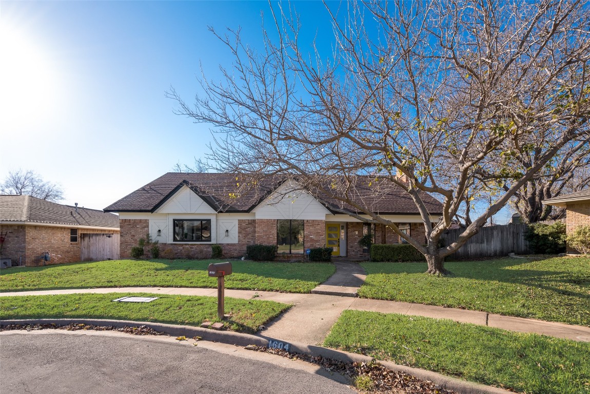 1604 Trail Glen Court Pantego TX 76013