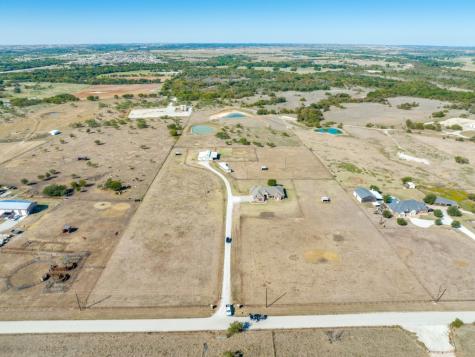 12782 N County Line Road Ponder TX 76259