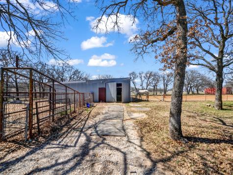 289 County Road 3550 Paradise TX 76073