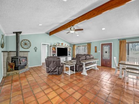 289 County Road 3550 Paradise TX 76073
