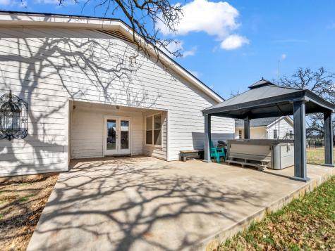 289 County Road 3550 Paradise TX 76073