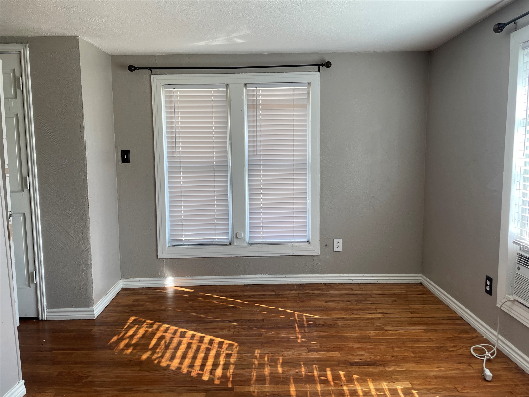 110 S Hubbard Street Alvord TX 76225