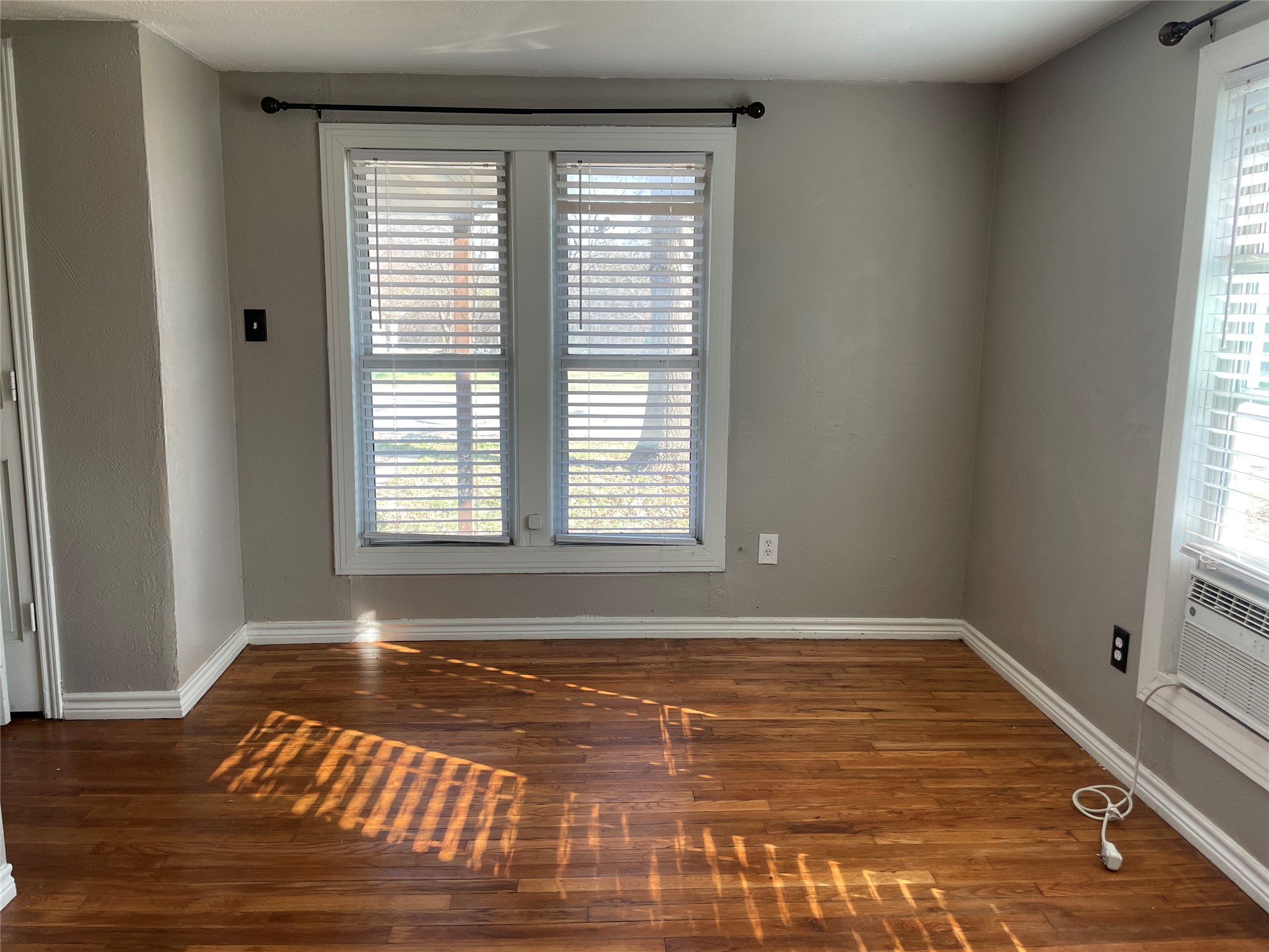 110 S Hubbard Street Alvord TX 76225