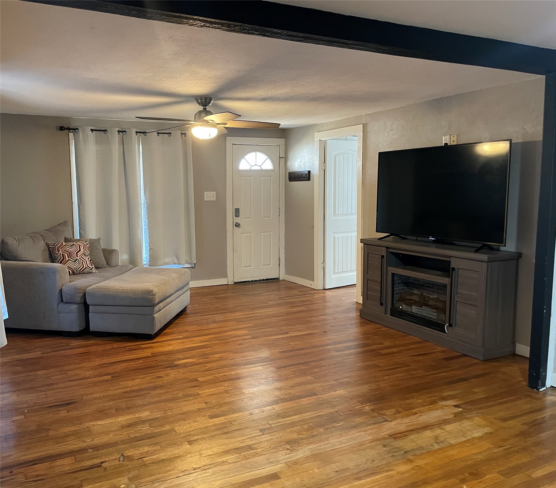 110 S Hubbard Street Alvord TX 76225