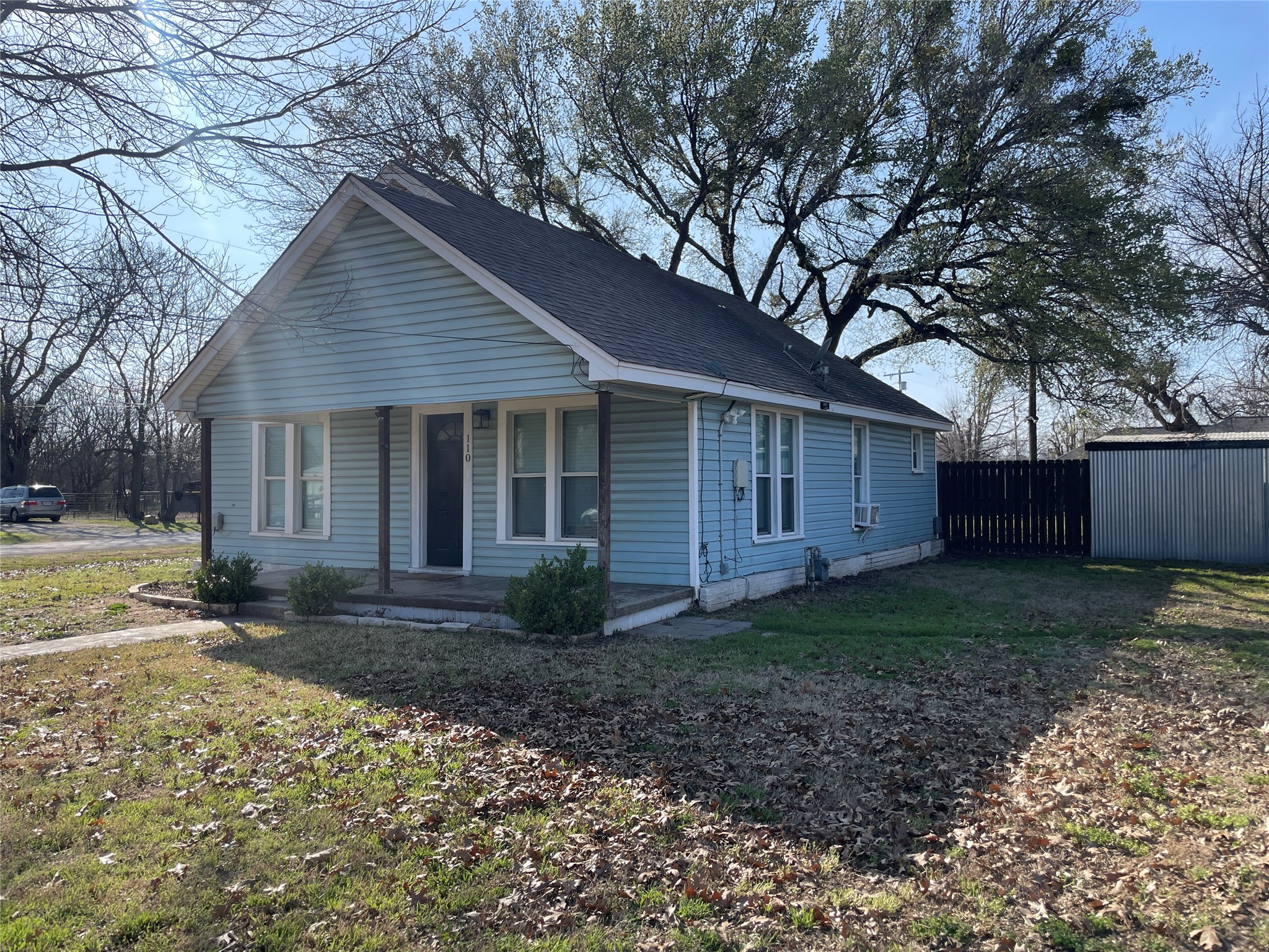 110 S Hubbard Street Alvord TX 76225