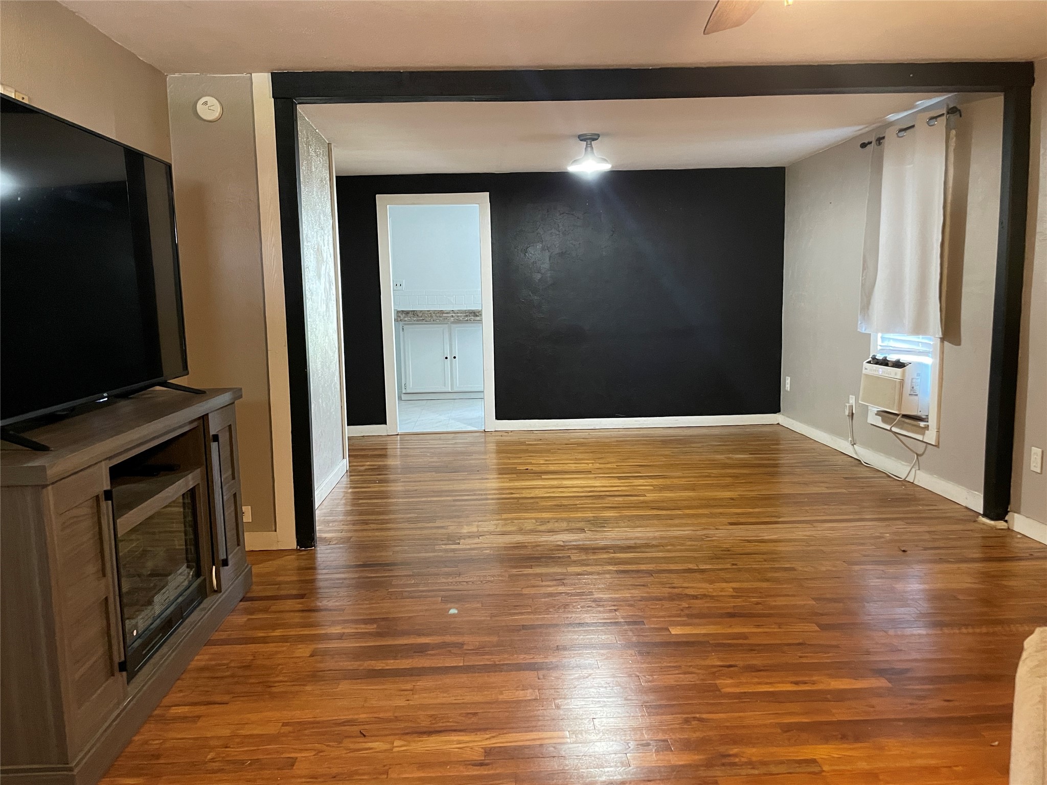 110 S Hubbard Street Alvord TX 76225