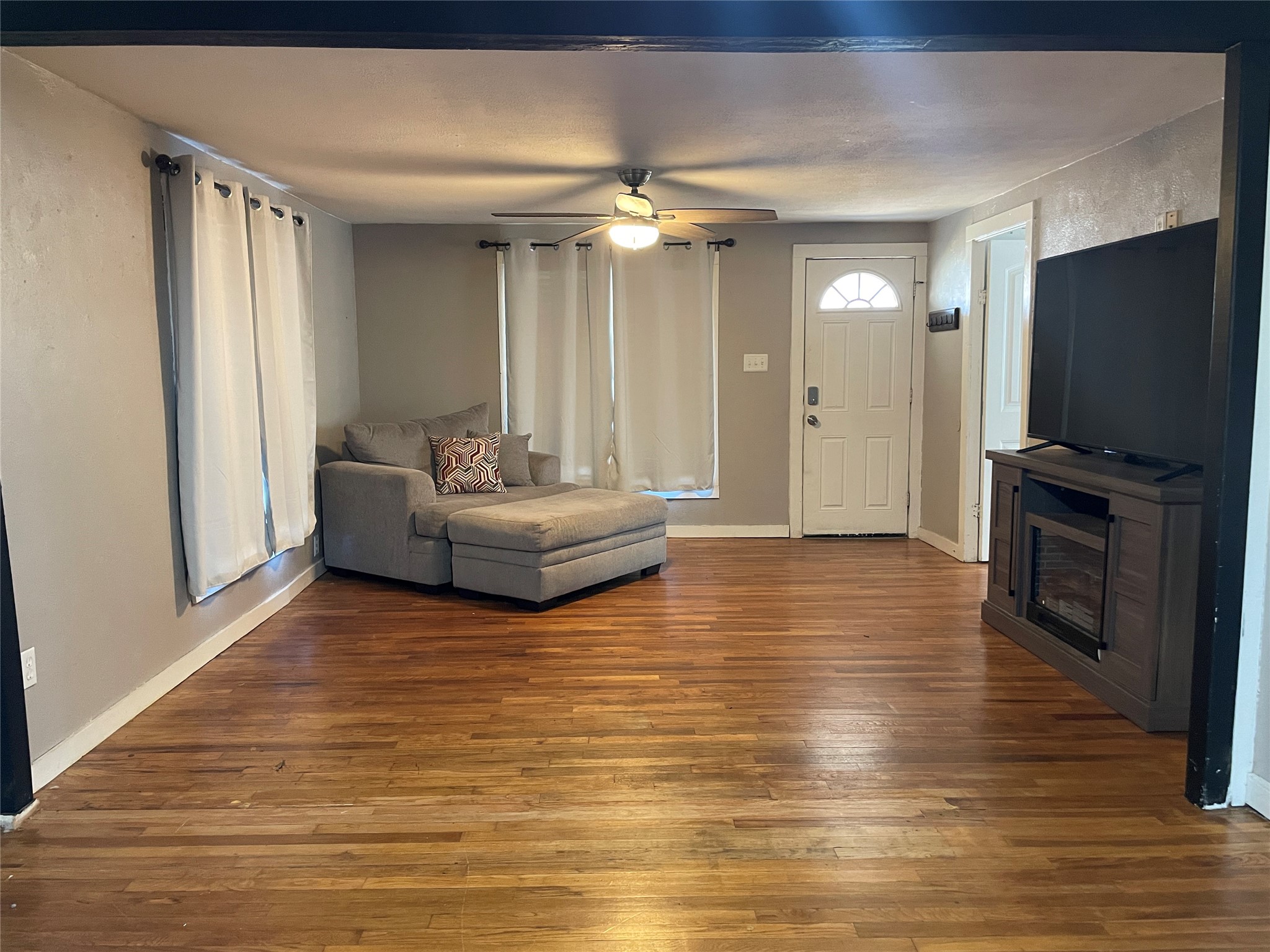 110 S Hubbard Street Alvord TX 76225