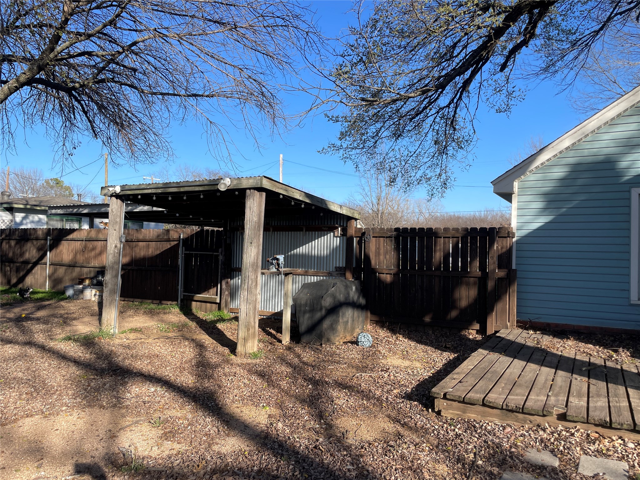 110 S Hubbard Street Alvord TX 76225