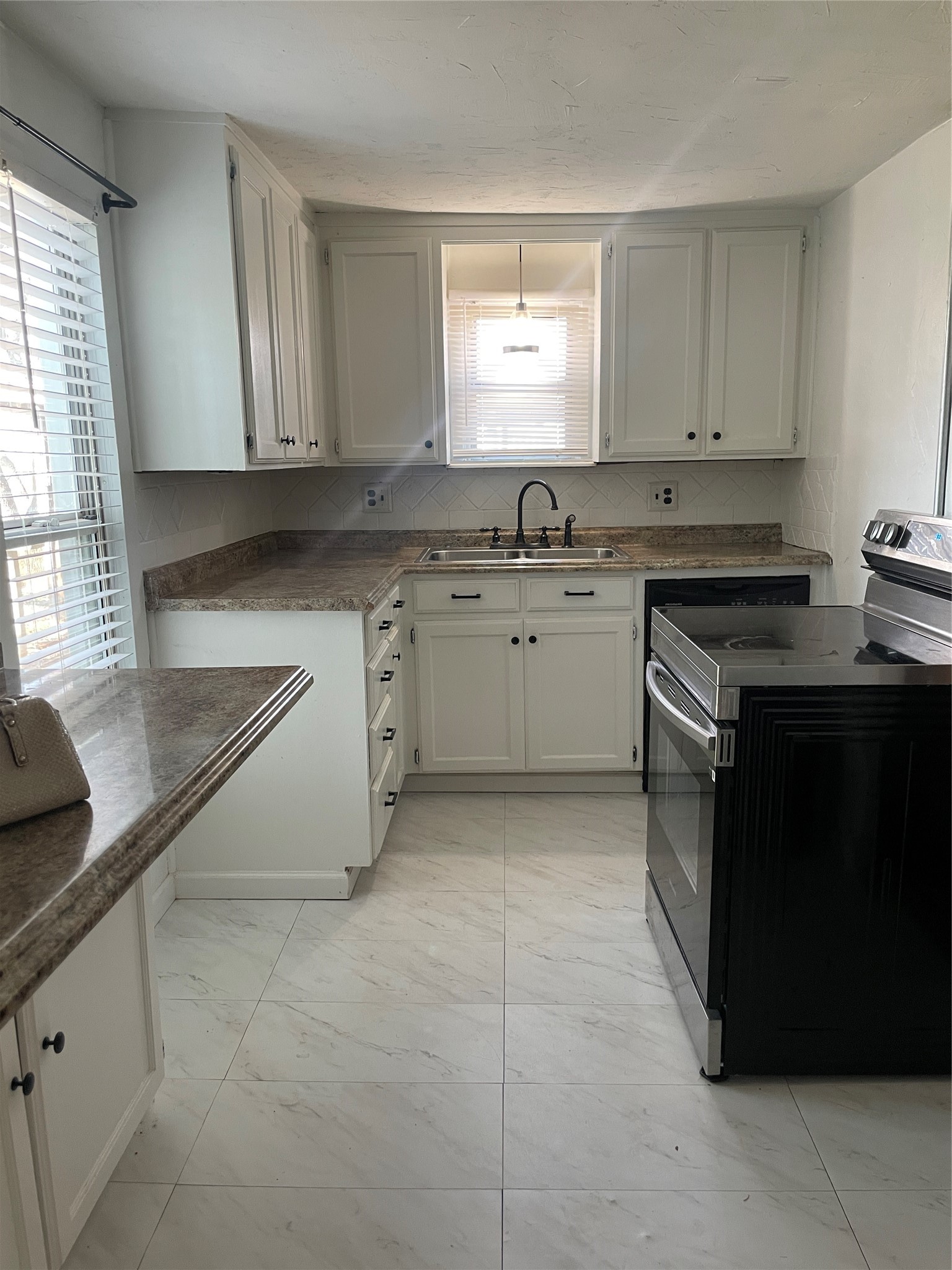 110 S Hubbard Street Alvord TX 76225