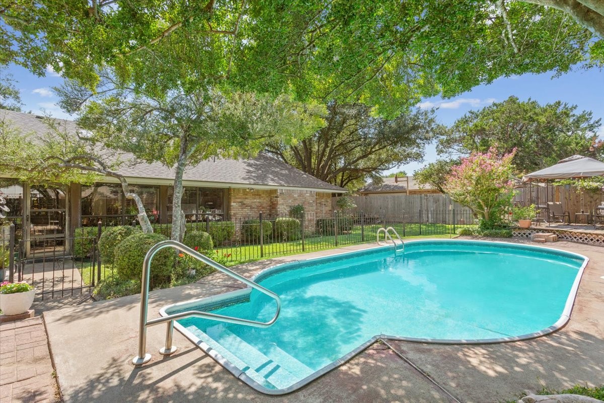 9914 Ramblewood Drive Woodway TX 76712