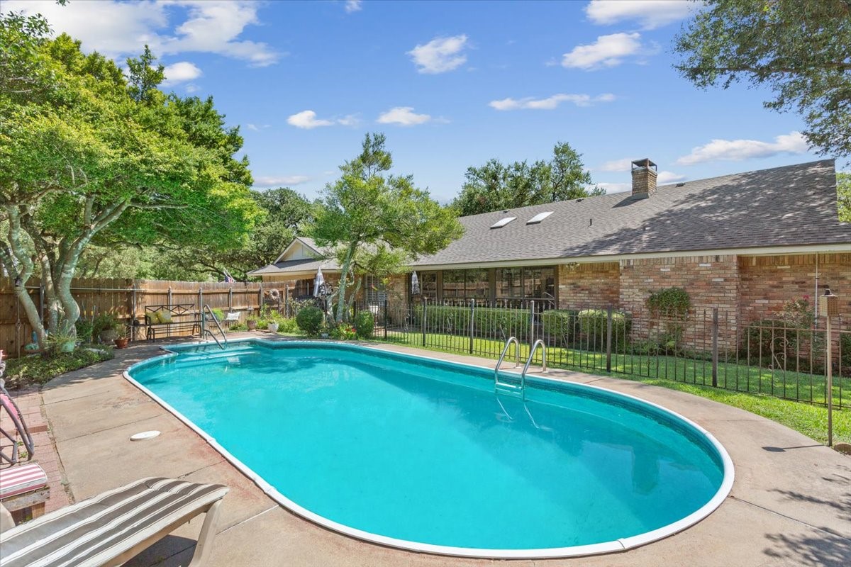 9914 Ramblewood Drive Woodway TX 76712