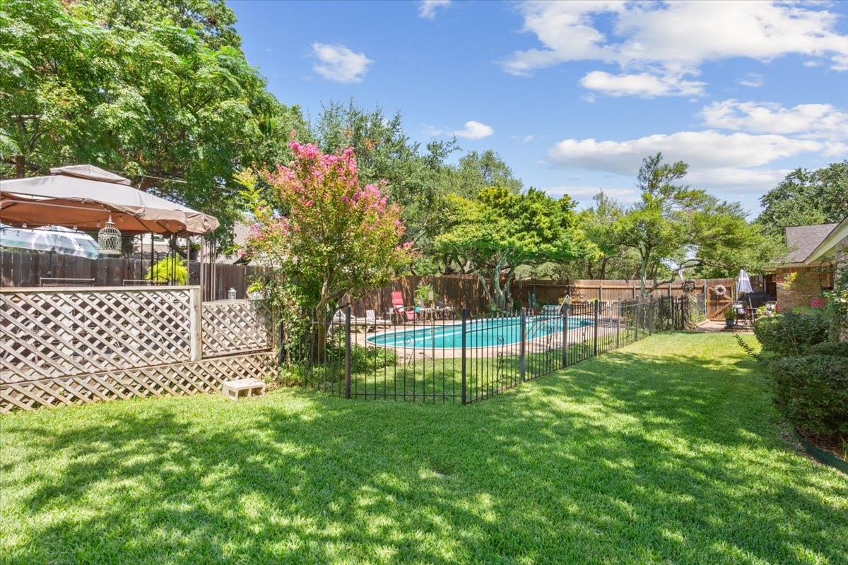 9914 Ramblewood Drive Woodway TX 76712