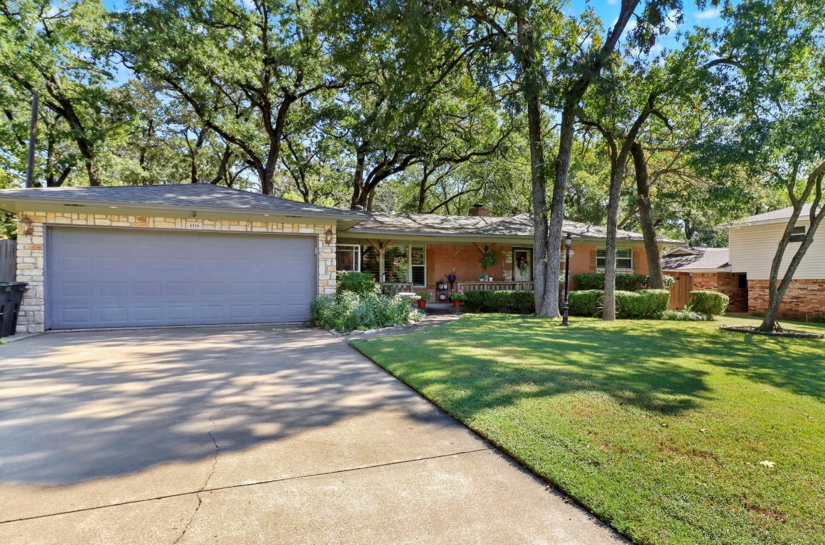 4316 Oakridge Road Lakeside TX 76135