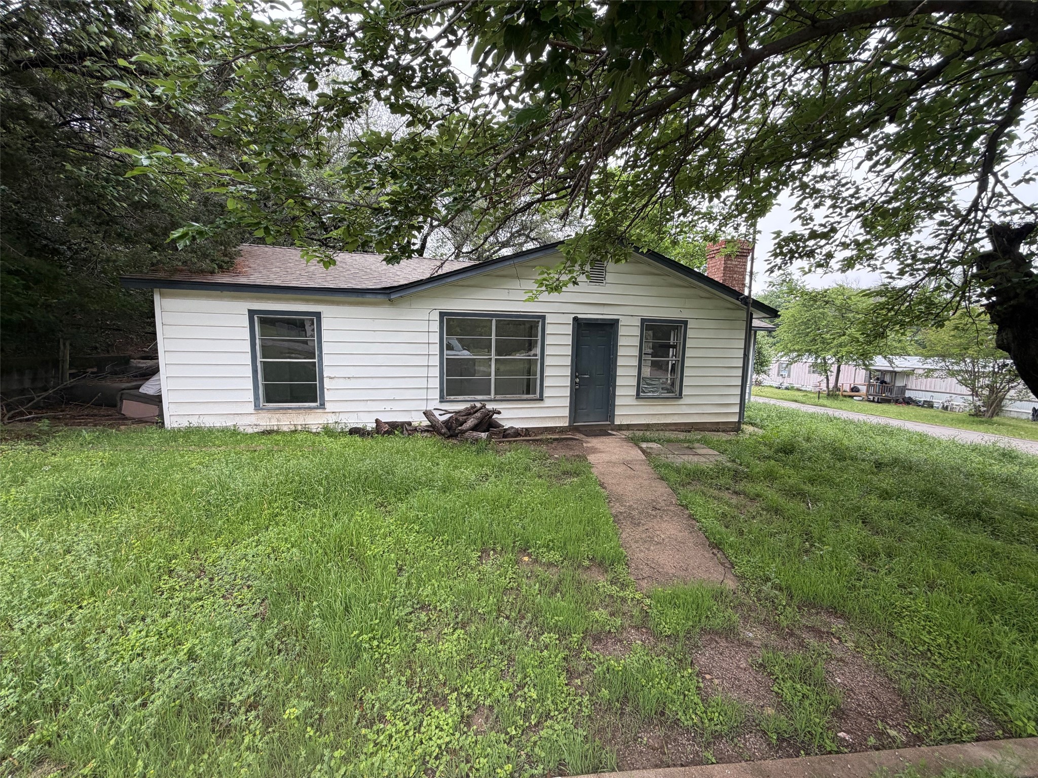 2604 Pinoak Street Granbury TX 76048