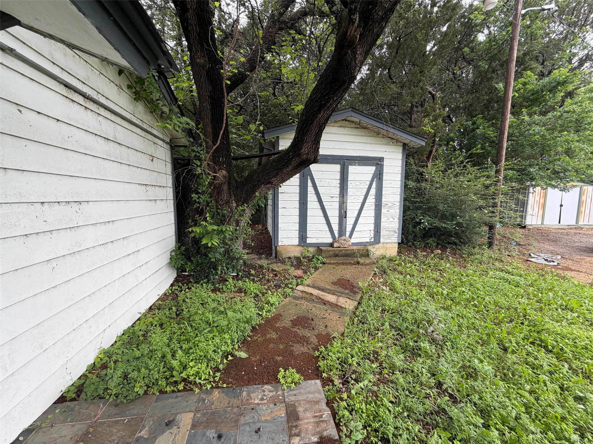 2604 Pinoak Street Granbury TX 76048