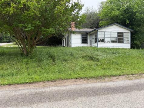 2604 Pinoak Street Granbury TX 76048