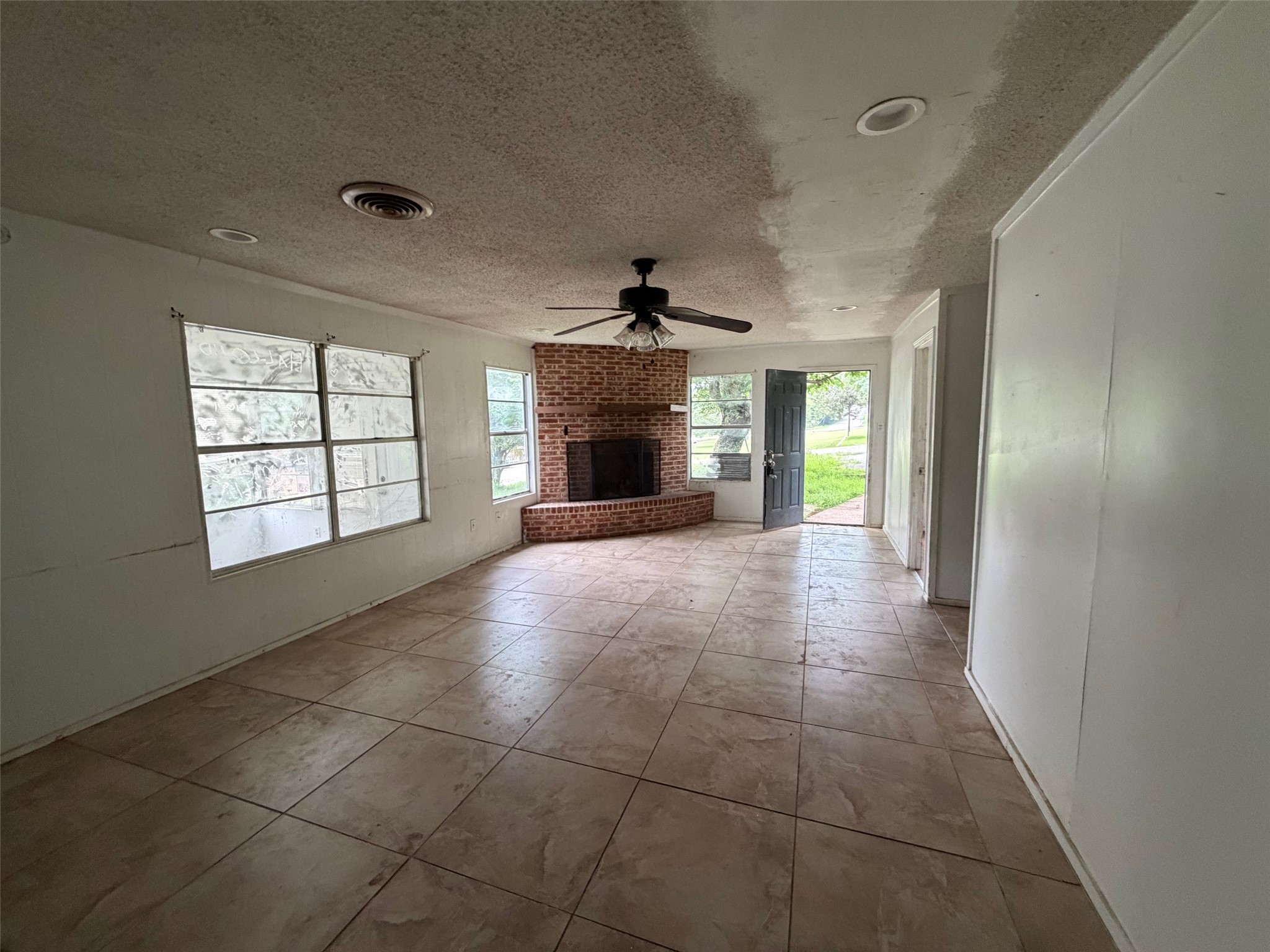 2604 Pinoak Street Granbury TX 76048