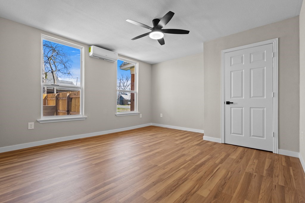 405 E 9th Street Kemp TX 75143