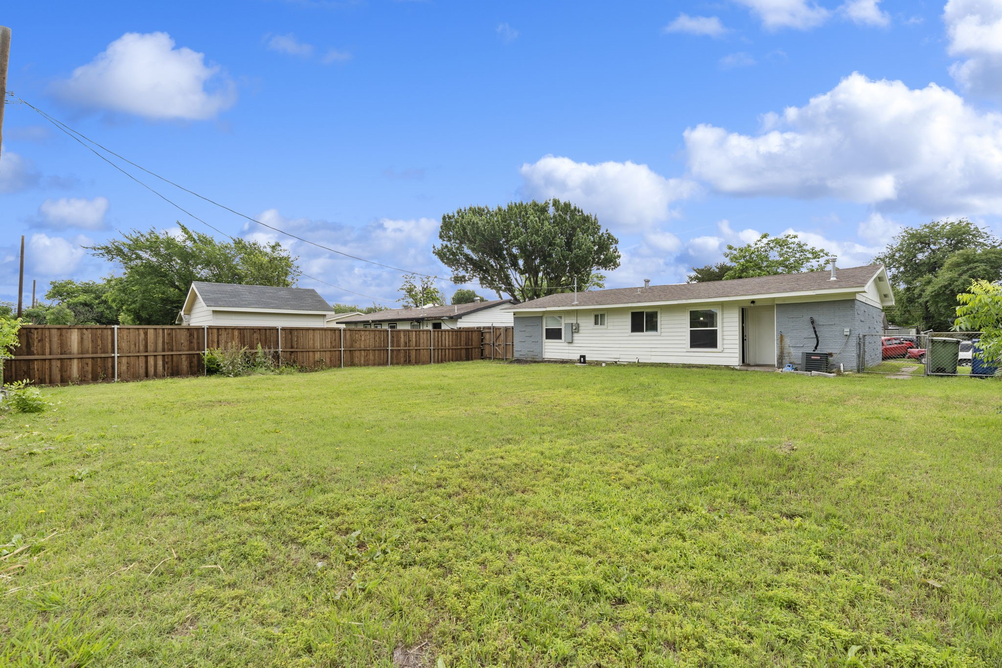 517 Hardy Drive Garland TX 75041