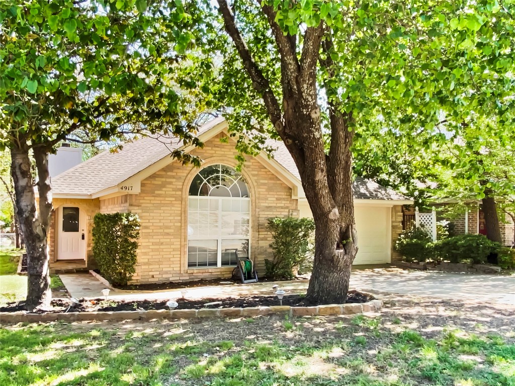 4917 Canberra Lane Arlington TX 76017