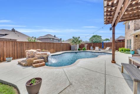 1106 Masquerade Drive Midlothian TX 76065