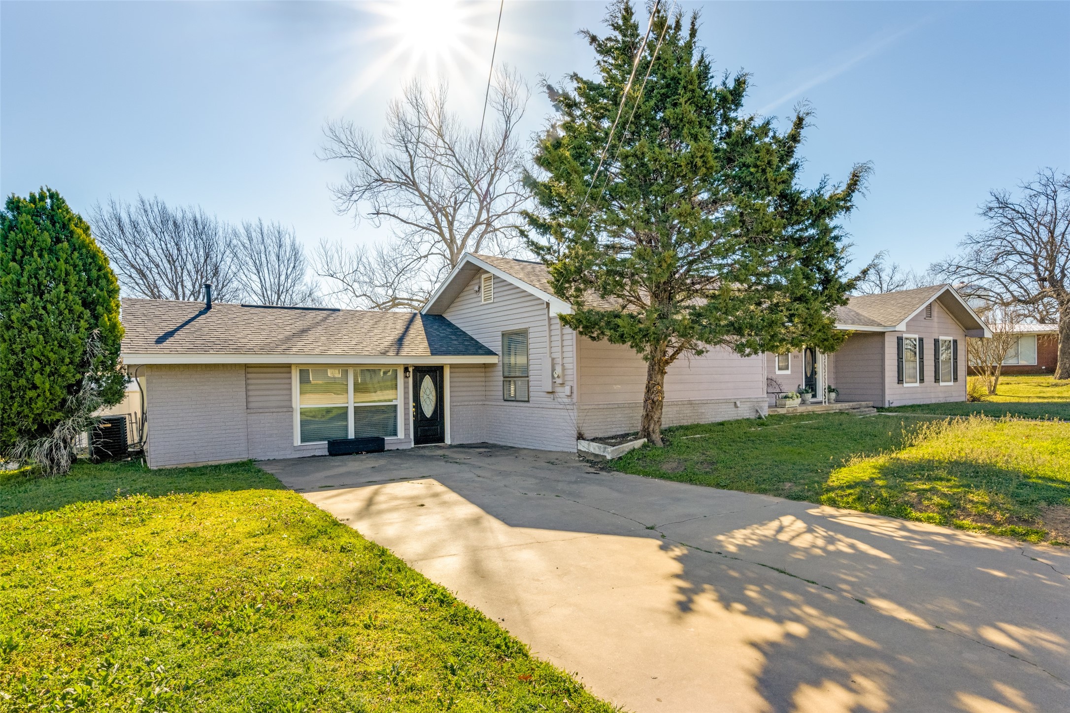909 Coffield Street Bowie TX 76230