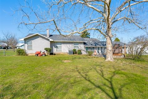 909 Coffield Street Bowie TX 76230