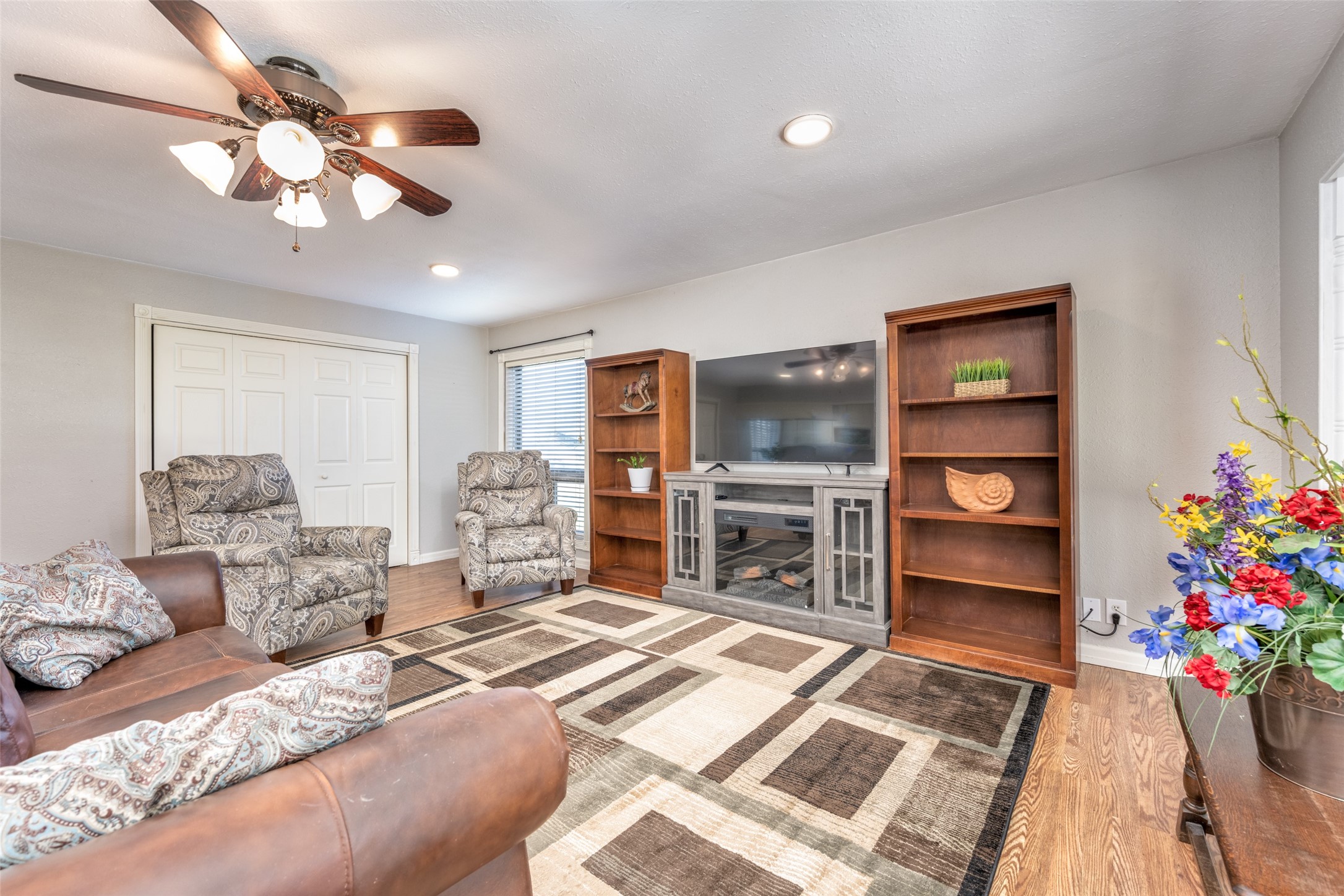 909 Coffield Street Bowie TX 76230
