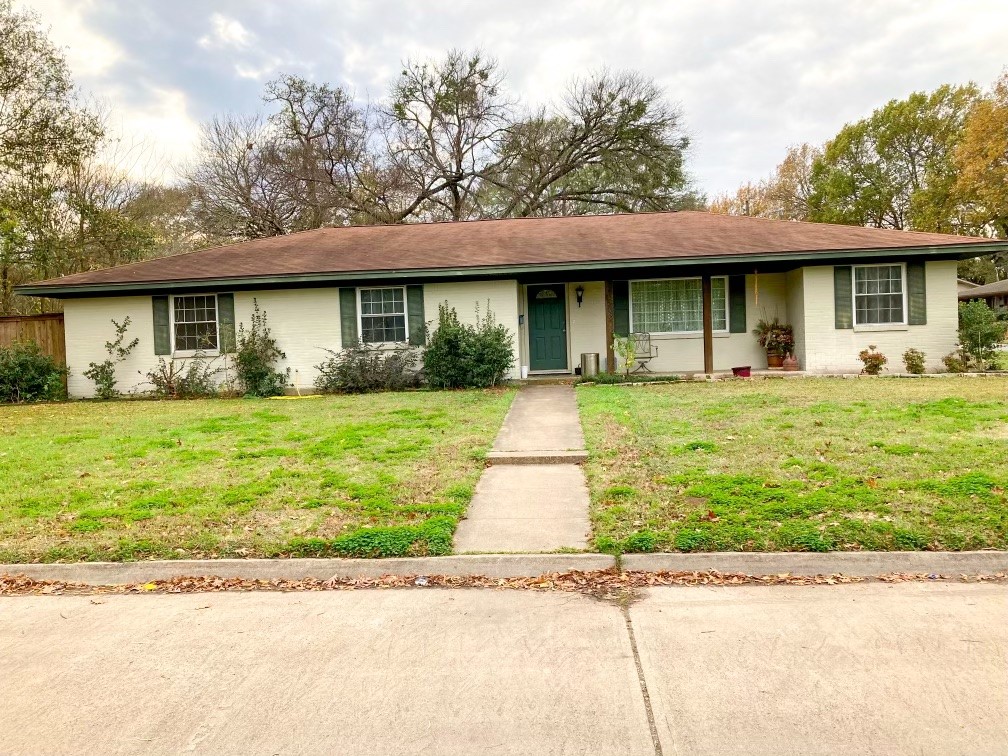 1508 Fairoaks Drive Corsicana TX 75110