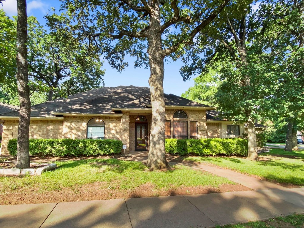 5200 Caliente Drive Arlington TX 76017