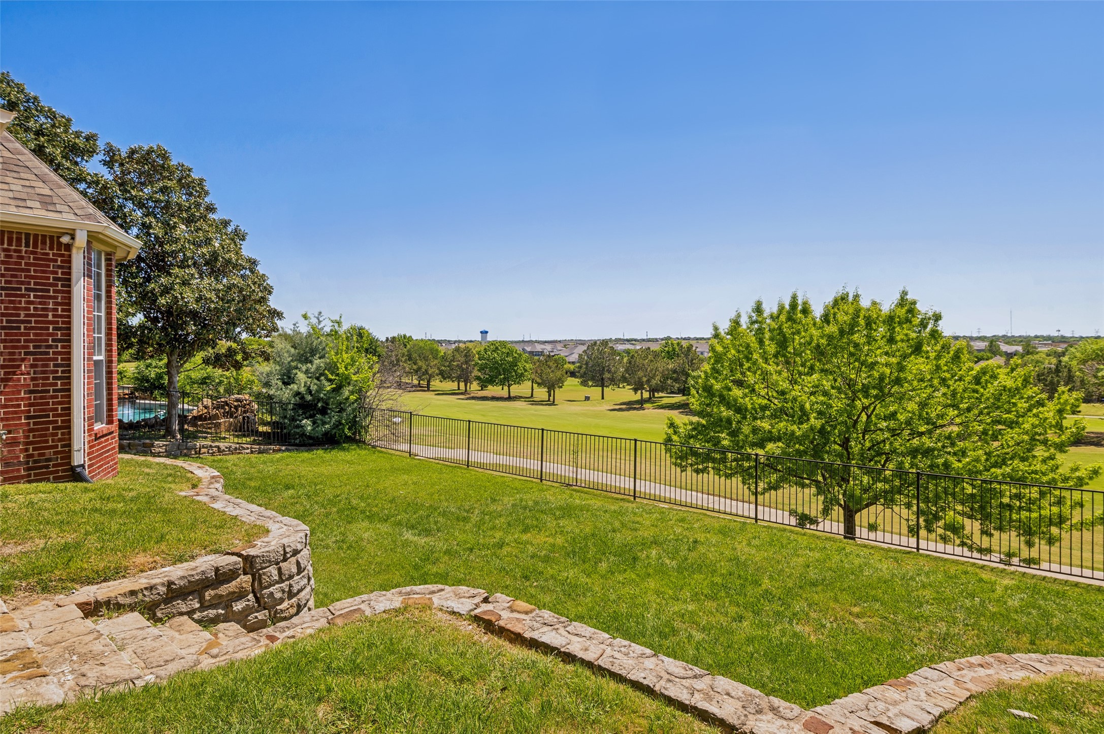 1629 Mcgee Lane Carrollton TX 75010