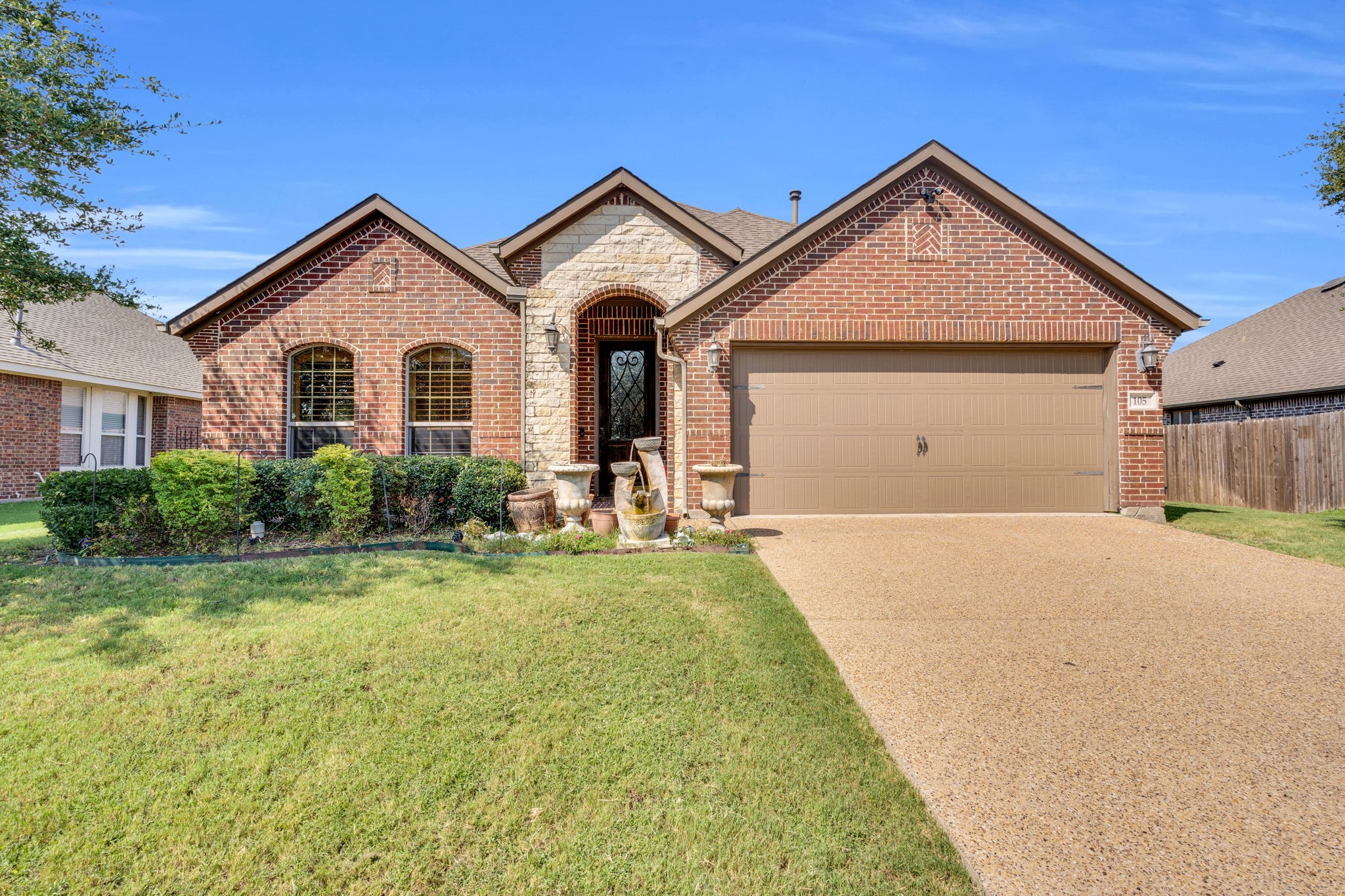 105 Manor Lane Waxahachie TX 75165