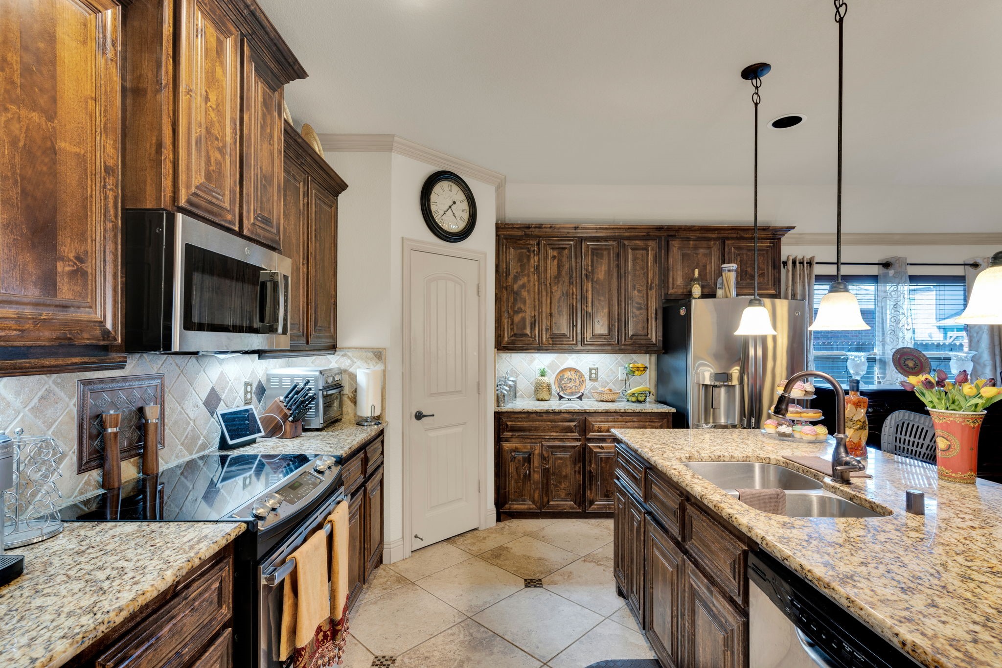 105 Manor Lane Waxahachie TX 75165