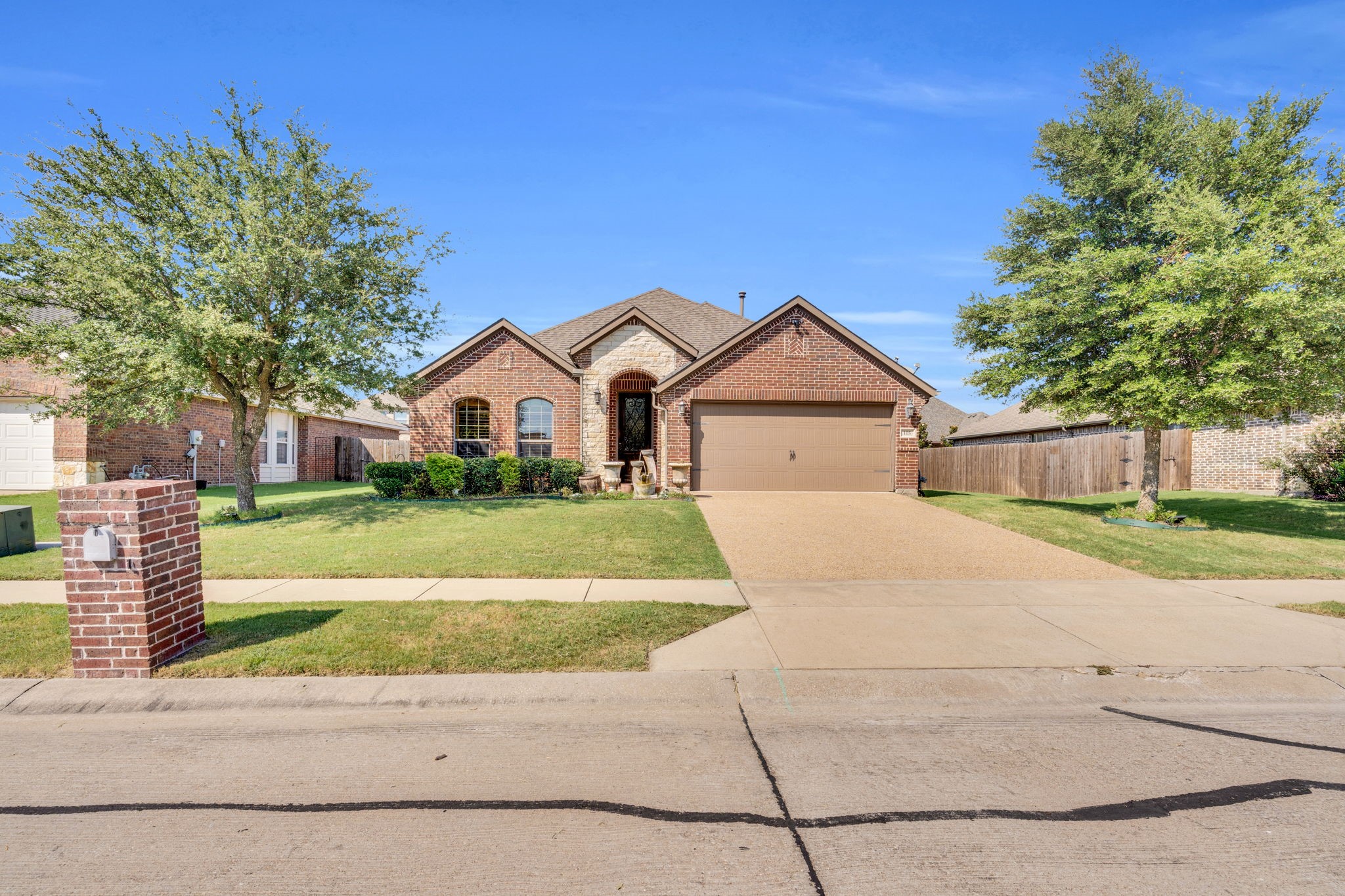 105 Manor Lane Waxahachie TX 75165