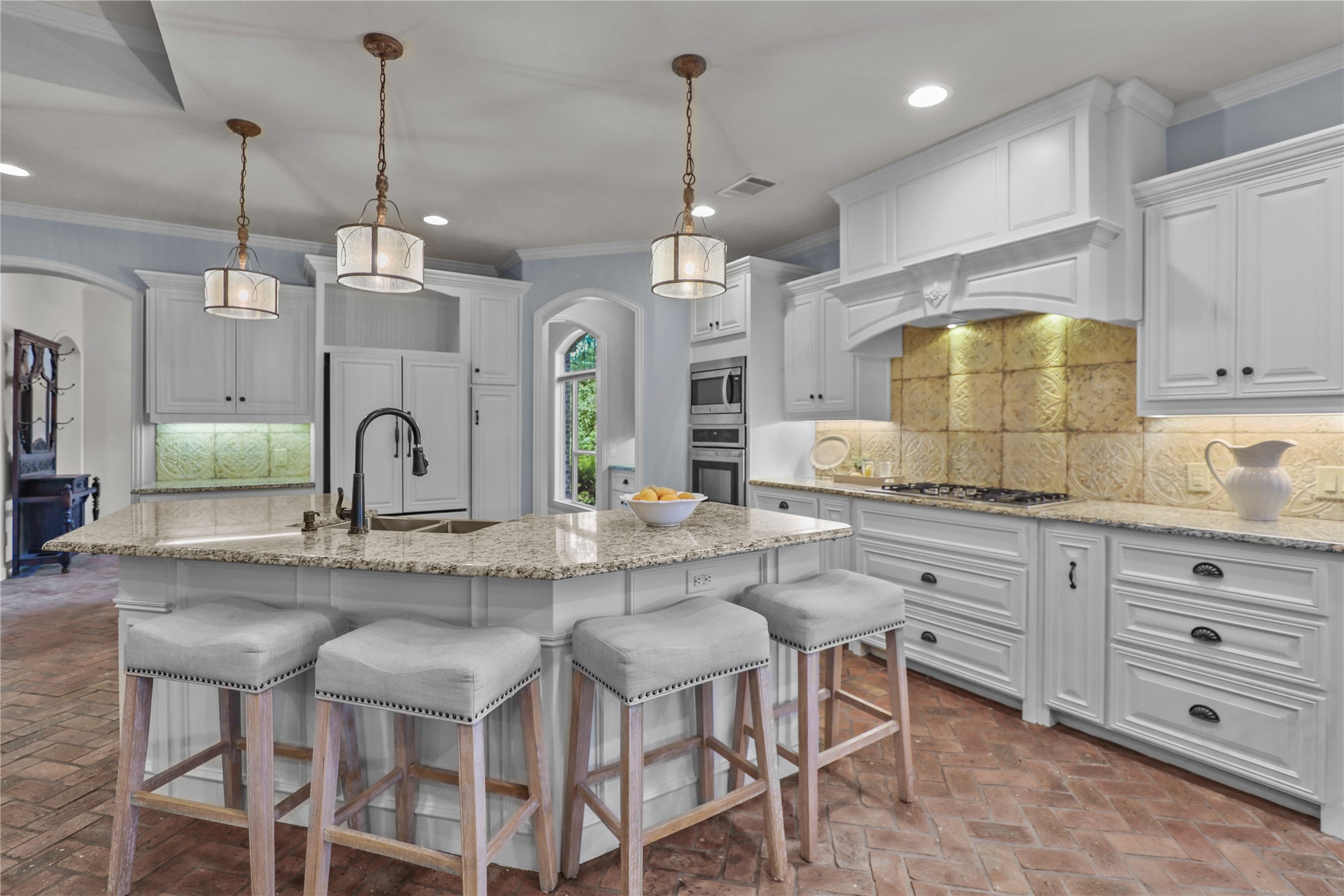 523 S Dallas Street Van Alstyne TX 75495