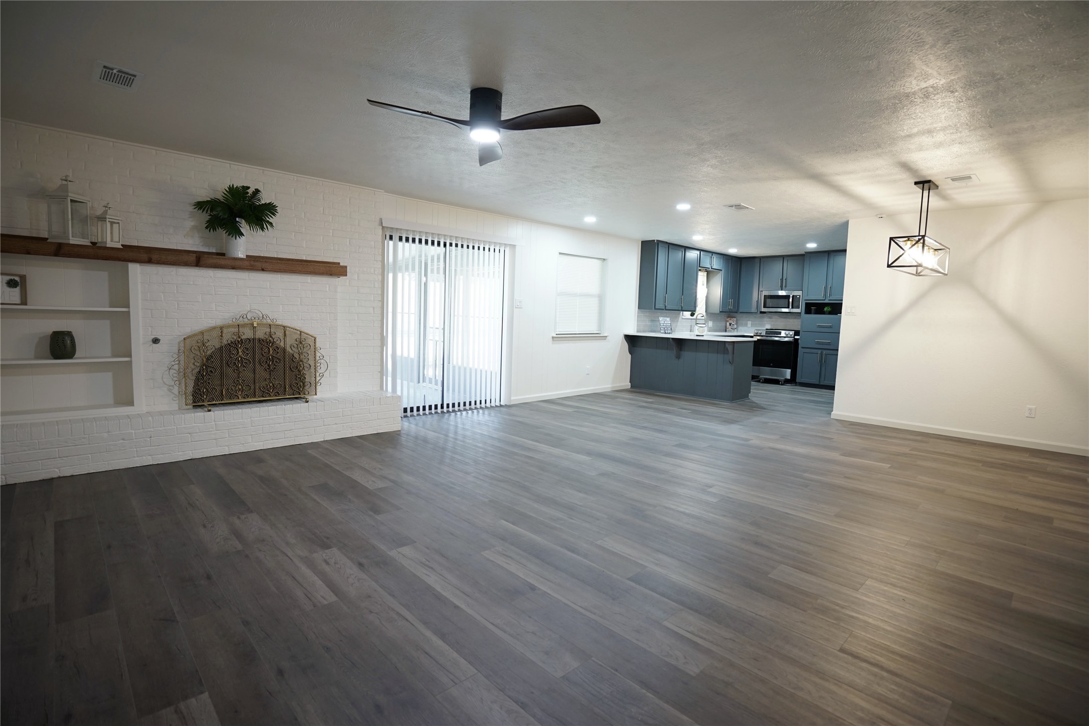 2121 Stonegate Drive N Bedford TX 76021