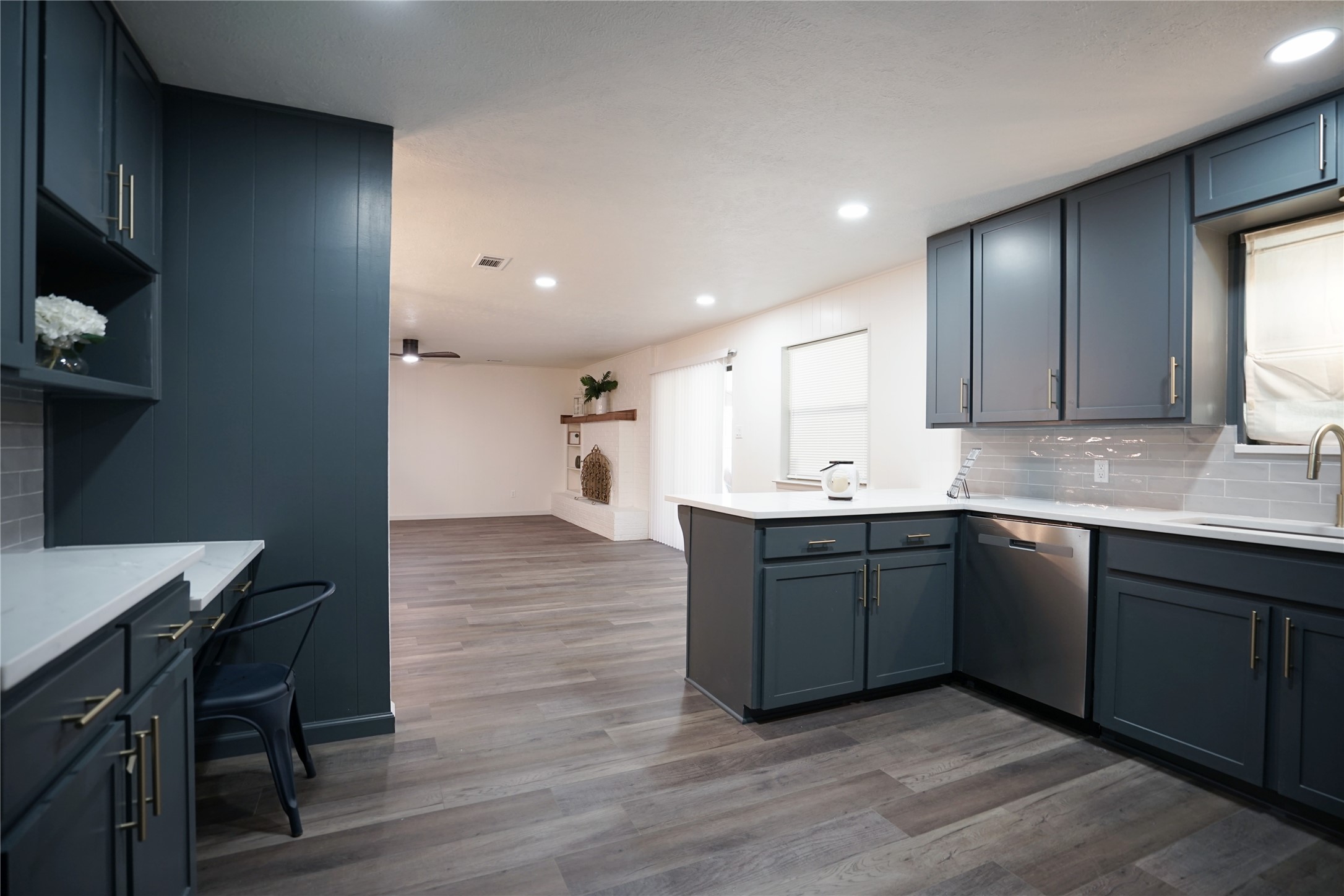 2121 Stonegate Drive N Bedford TX 76021