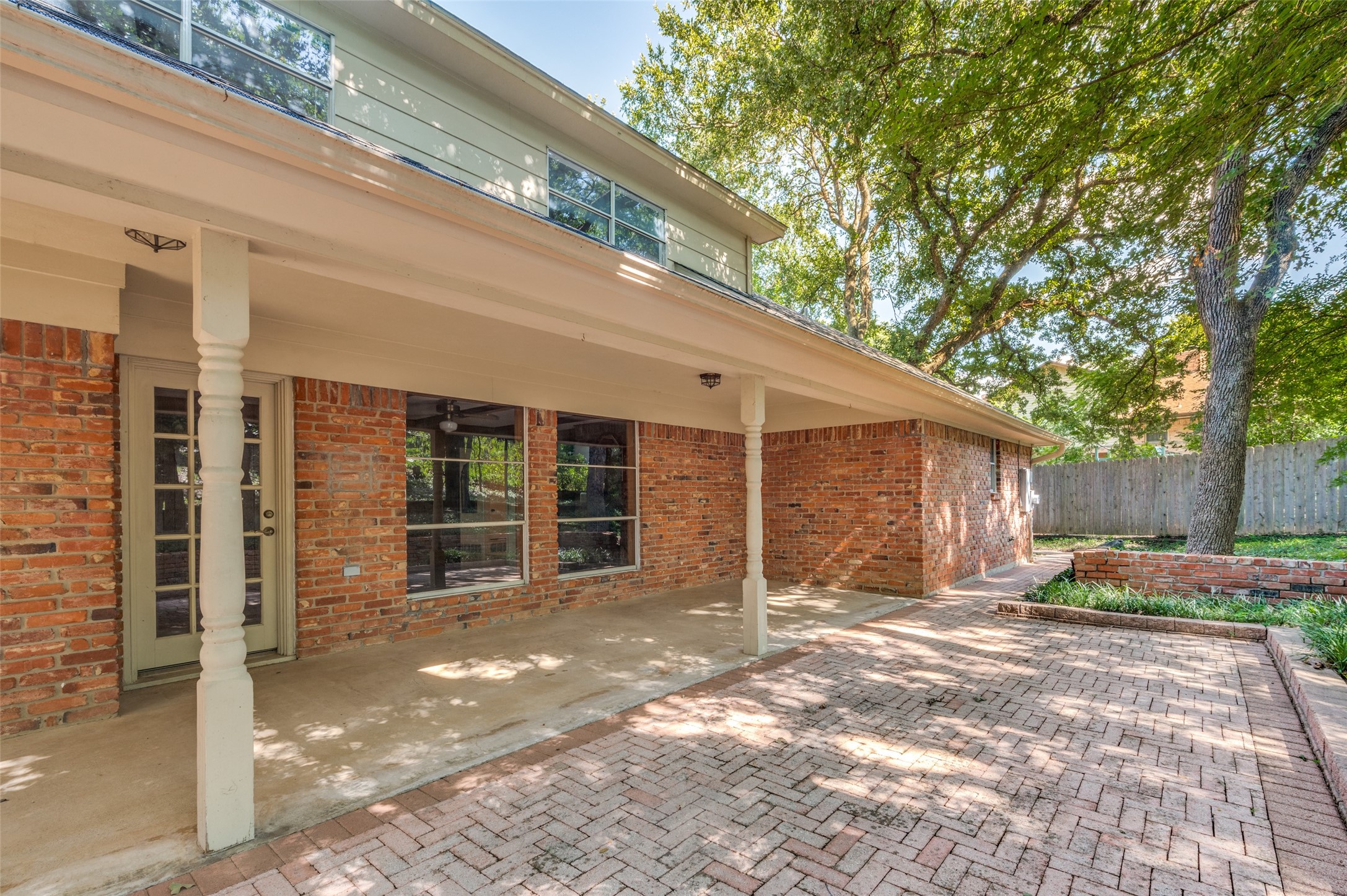 1902 Mossy Oak Street Arlington TX 76012