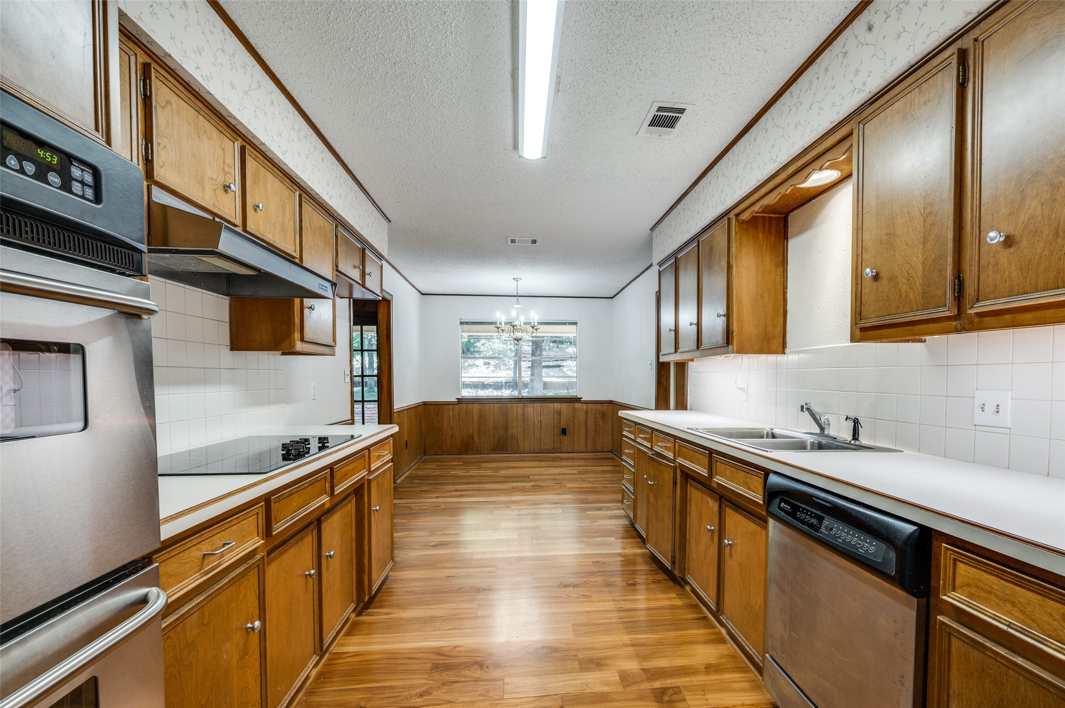 1902 Mossy Oak Street Arlington TX 76012