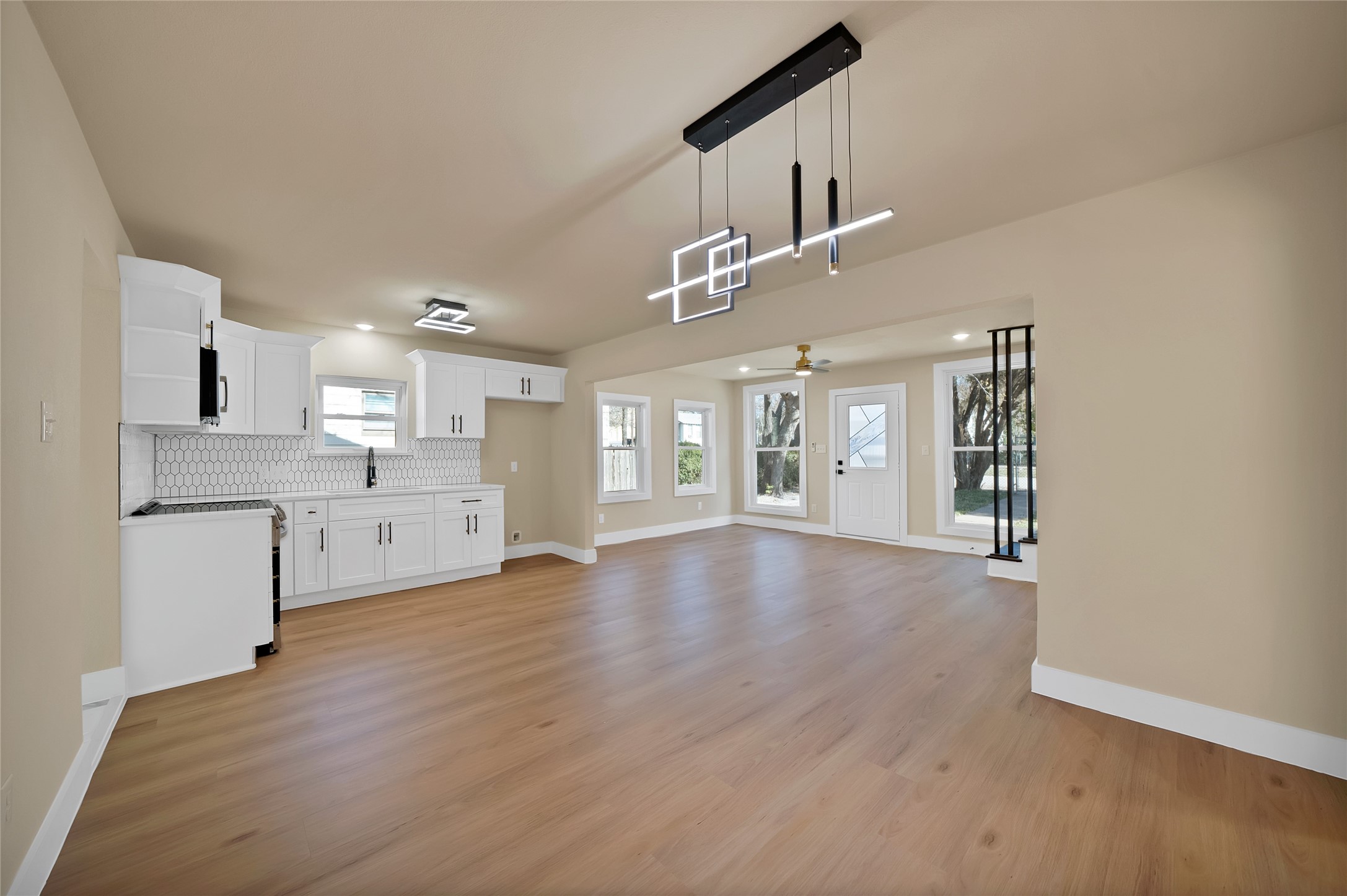 2527 Alaska Avenue Dallas TX 75216
