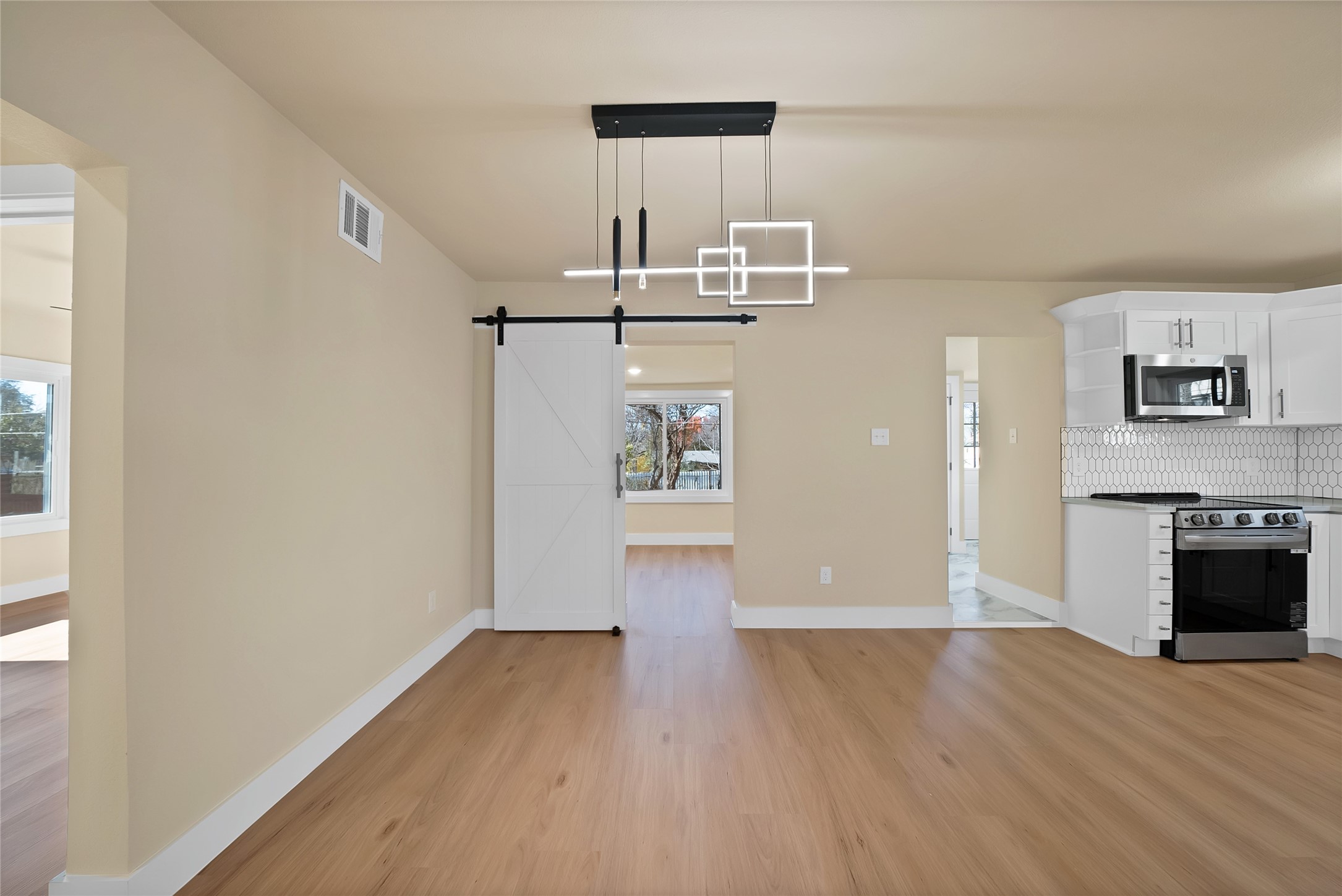 2527 Alaska Avenue Dallas TX 75216