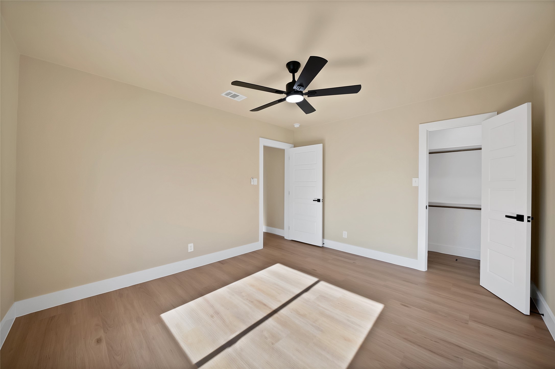 2527 Alaska Avenue Dallas TX 75216