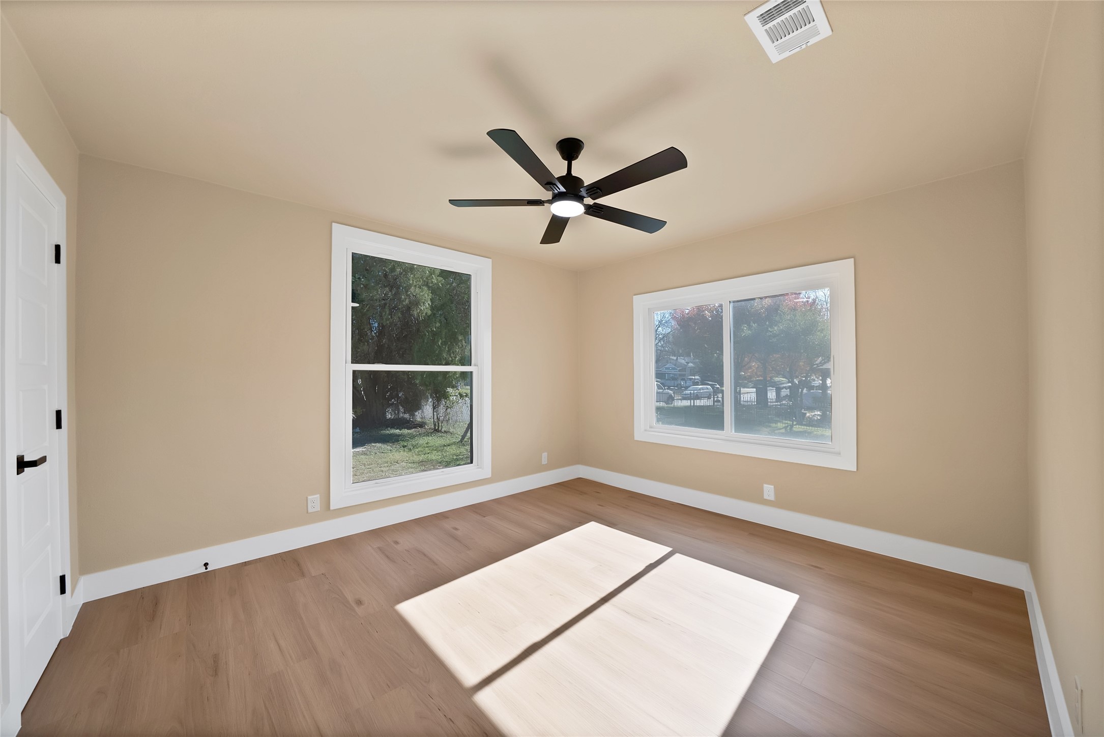2527 Alaska Avenue Dallas TX 75216