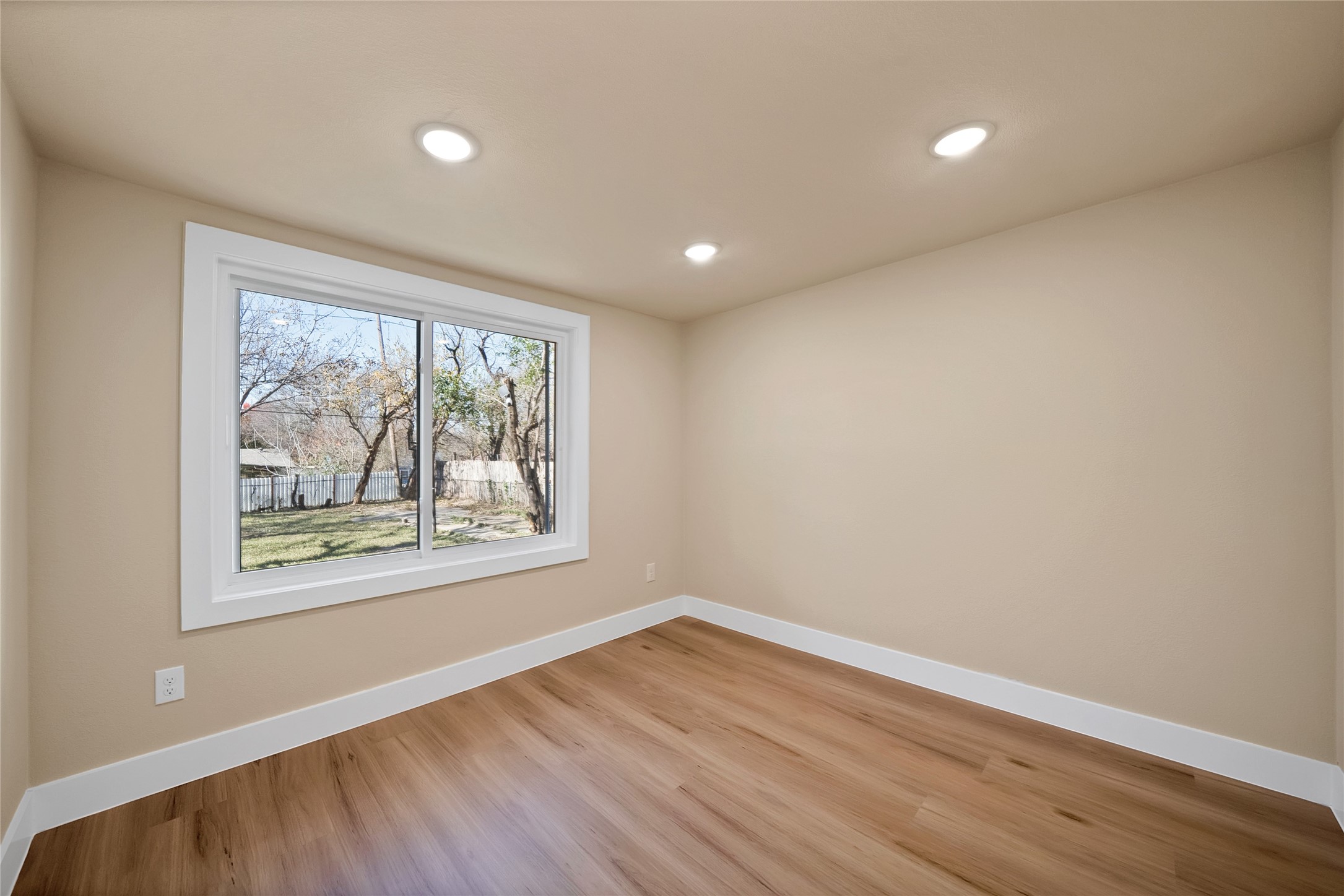 2527 Alaska Avenue Dallas TX 75216