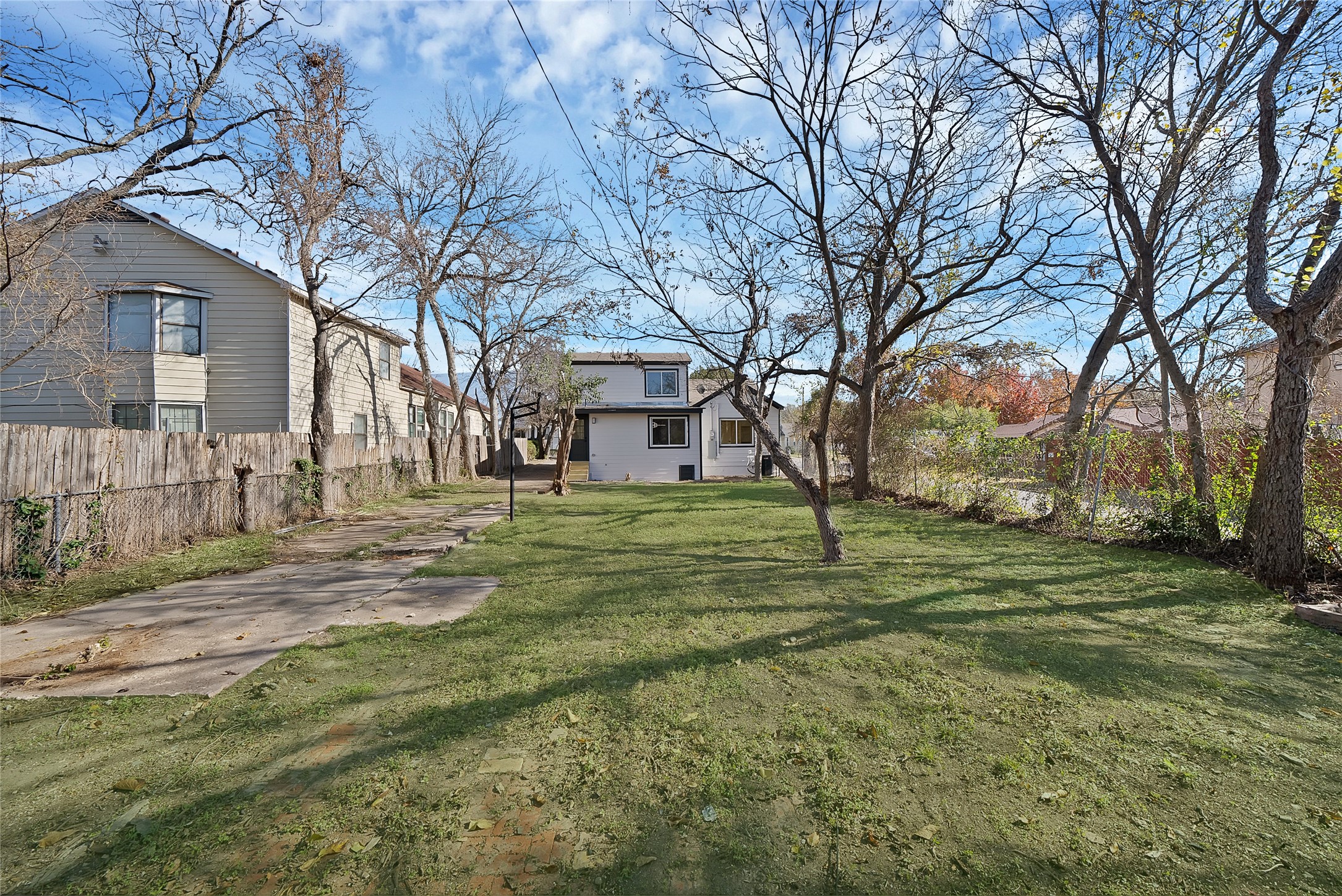 2527 Alaska Avenue Dallas TX 75216