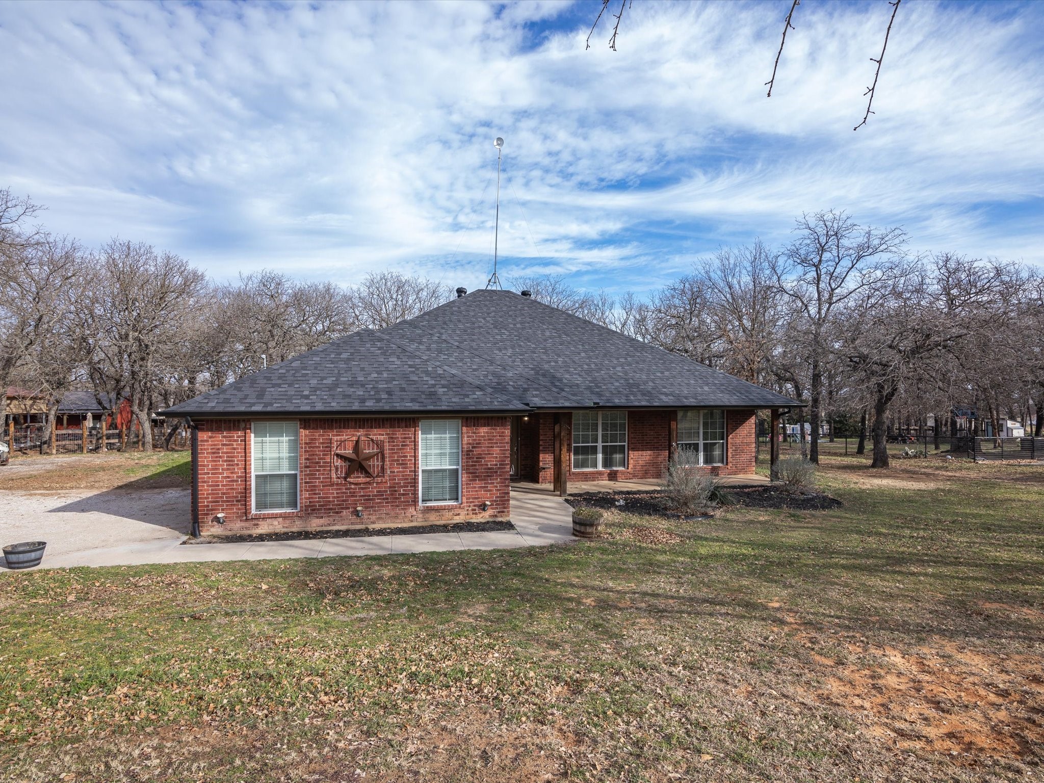 312 W Arbor Court Springtown TX 76082