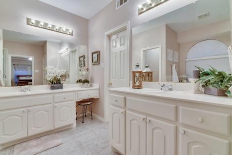 7700 Buccaneer Circle Arlington TX 76016