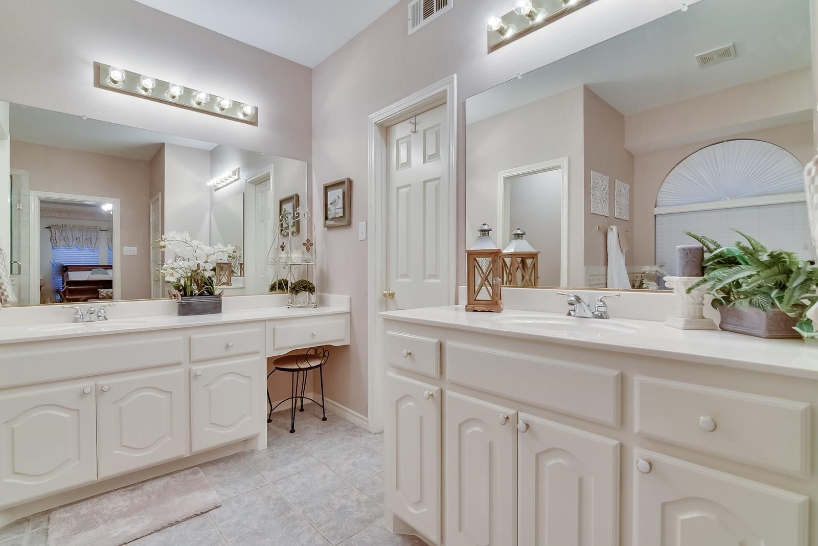 7700 Buccaneer Circle Arlington TX 76016