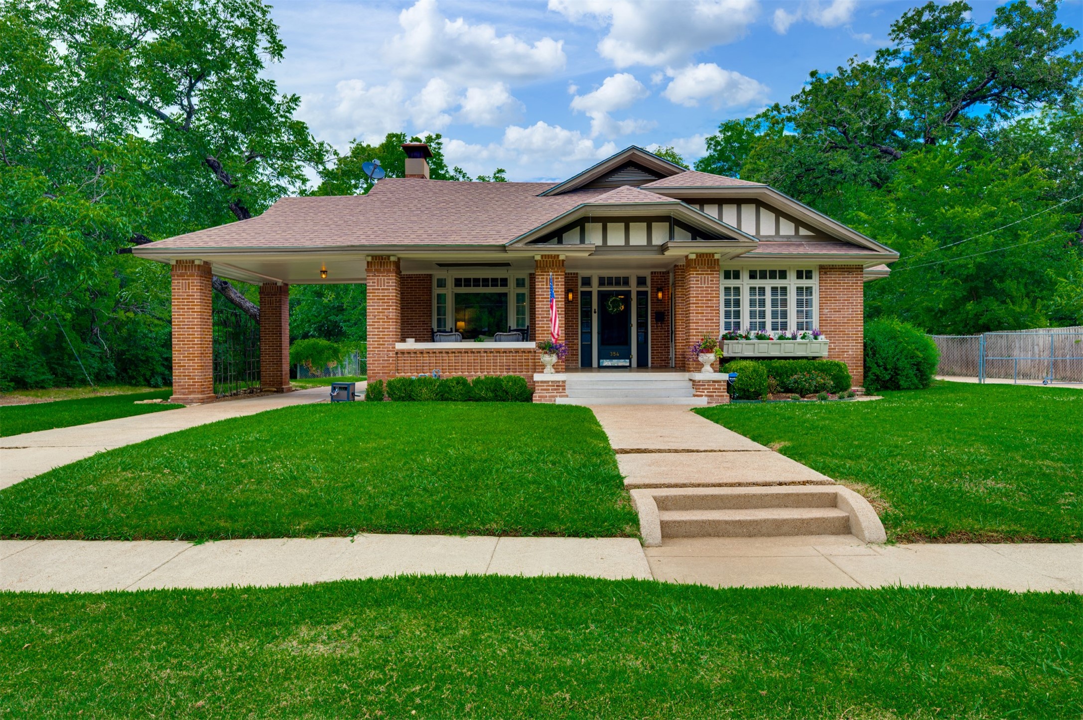 354 W Washington Street Paris TX 75460